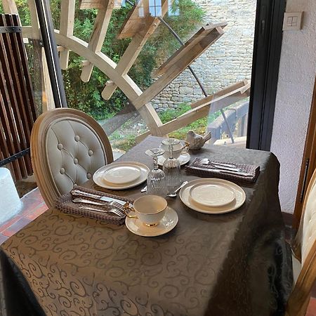Le Vieux Moulin Bed and Breakfast Bouhet Buitenkant foto