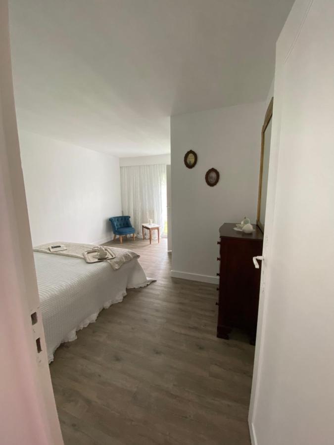 Le Vieux Moulin Bed and Breakfast Bouhet Buitenkant foto