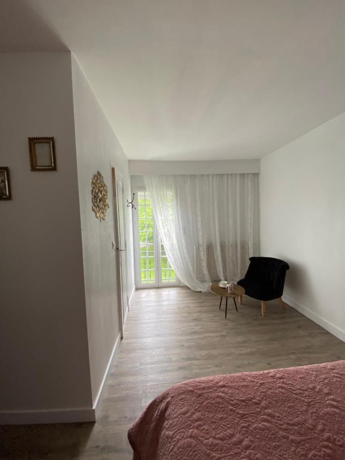 Le Vieux Moulin Bed and Breakfast Bouhet Buitenkant foto