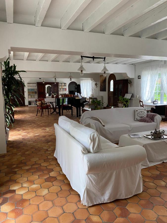 Le Vieux Moulin Bed and Breakfast Bouhet Buitenkant foto